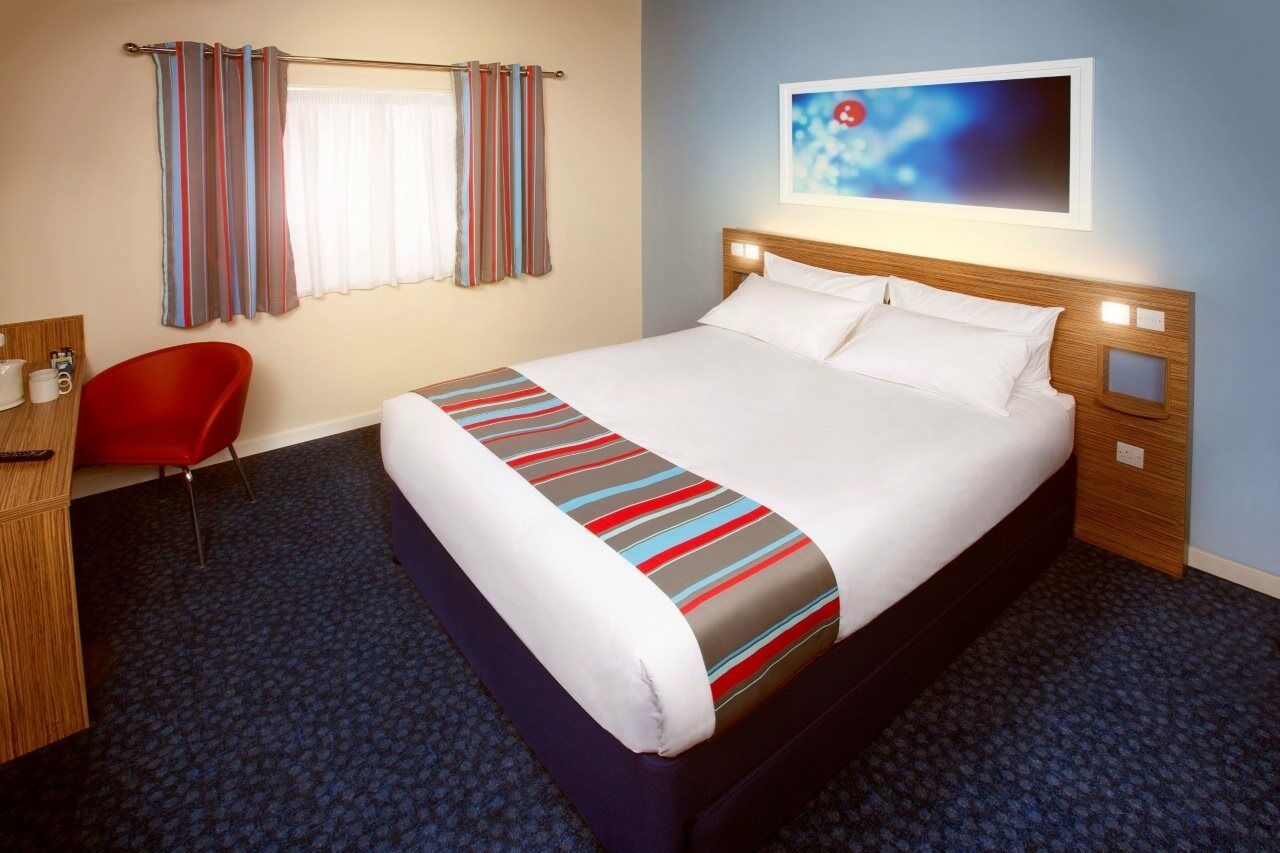 Travelodge London Teddington Esterno foto